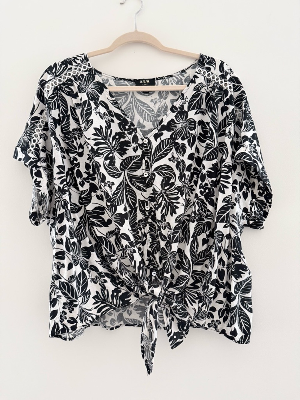 Women’s Black & White Floral Tie-Front V-Neck Top